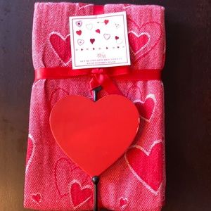 NWT: Set of 2 valentines kitchen towels w/ wooden red heart hook